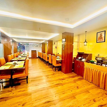 Hotel Sky International- Airport Zone Hyderabad Shamshabad Esterno foto