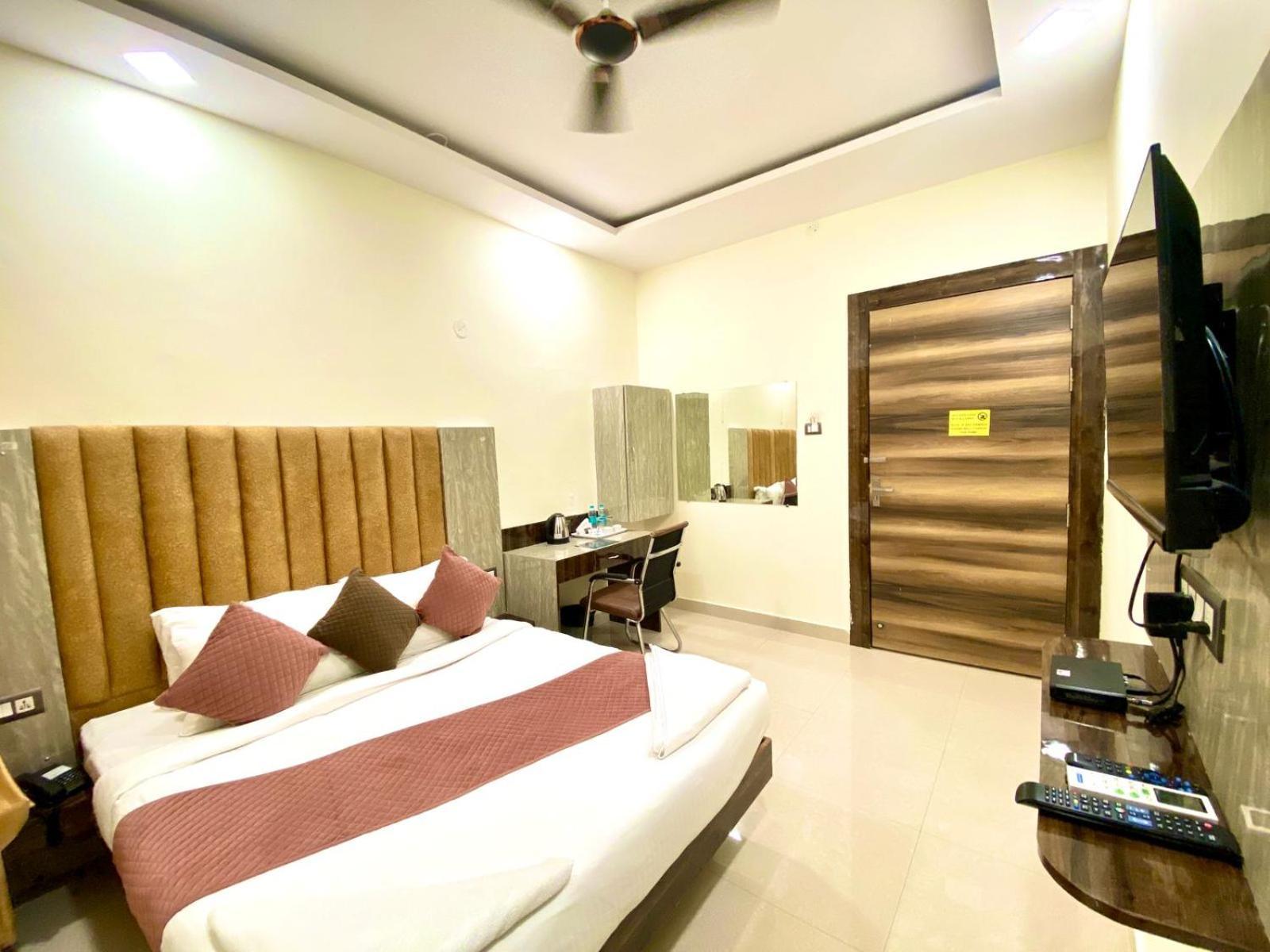Hotel Sky International- Airport Zone Hyderabad Shamshabad Esterno foto