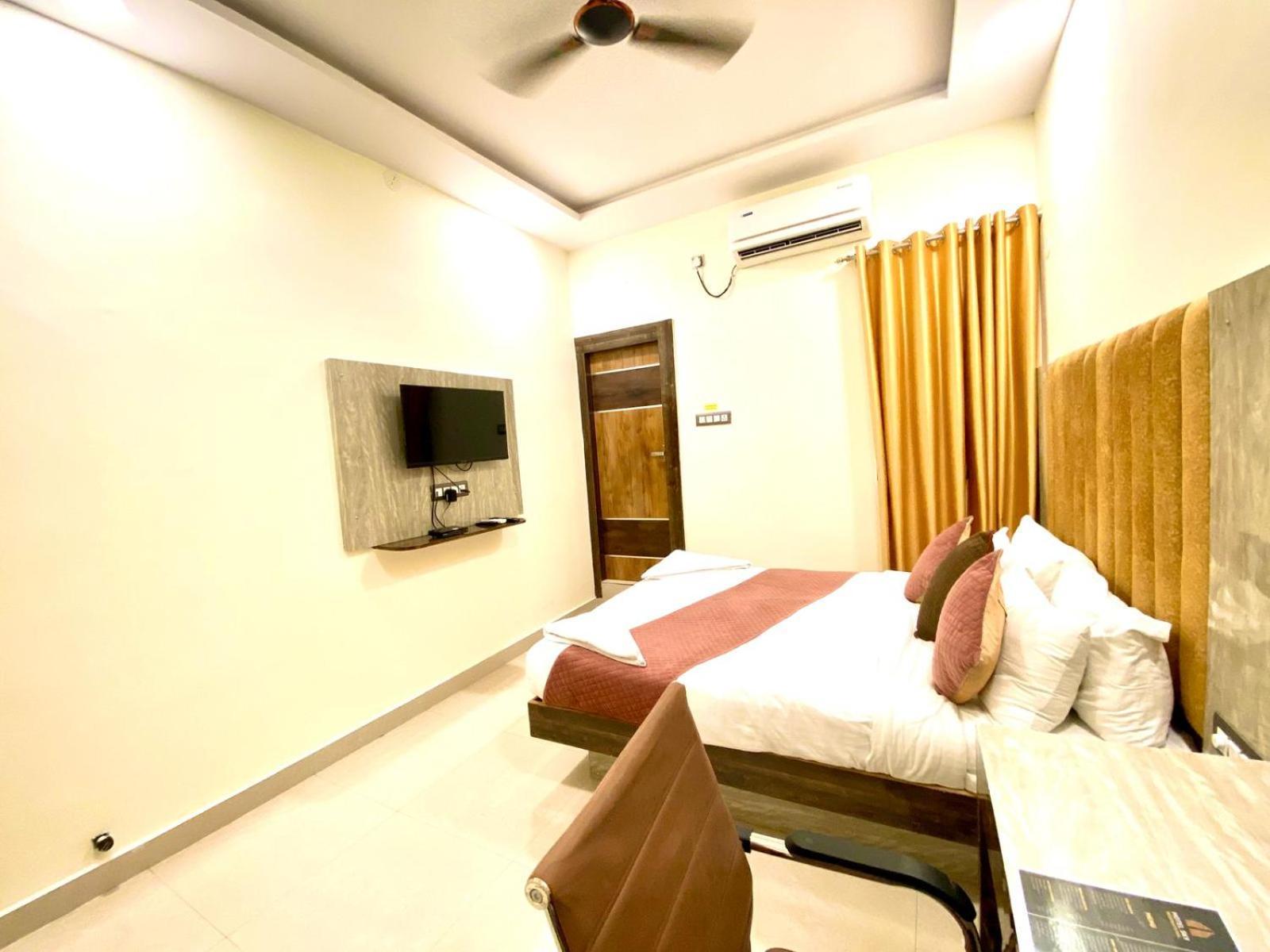 Hotel Sky International- Airport Zone Hyderabad Shamshabad Esterno foto