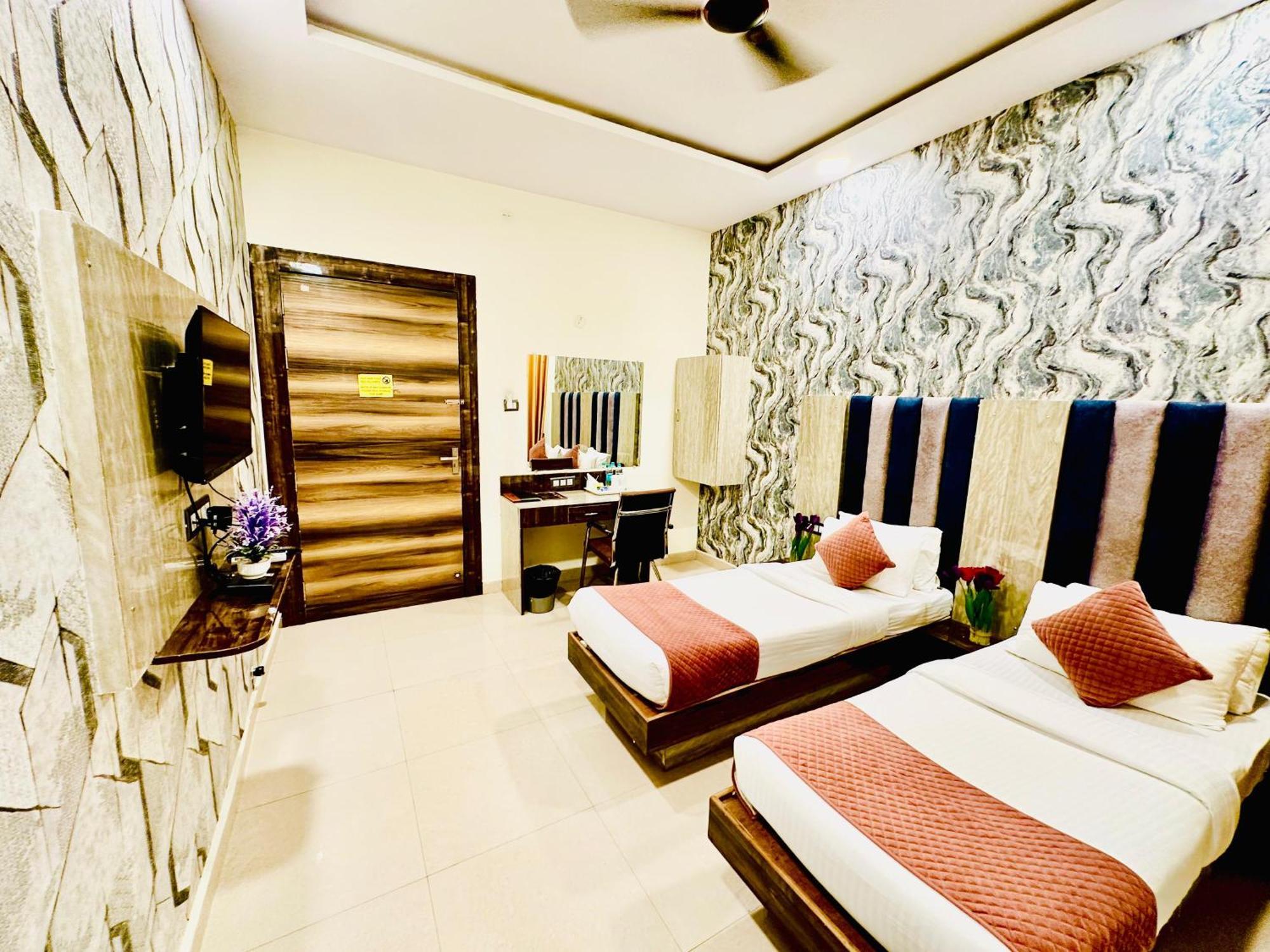 Hotel Sky International- Airport Zone Hyderabad Shamshabad Esterno foto