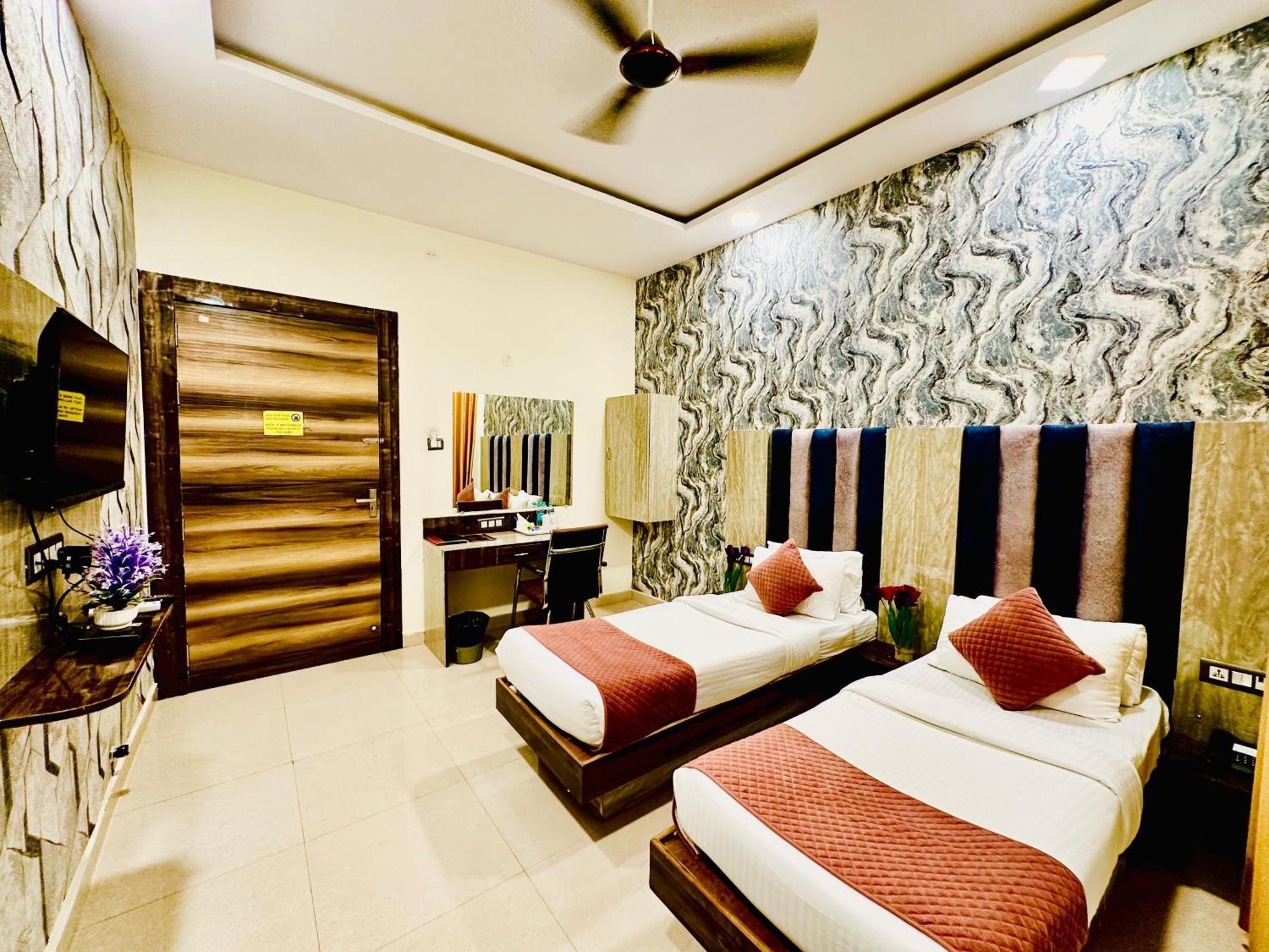 Hotel Sky International- Airport Zone Hyderabad Shamshabad Esterno foto