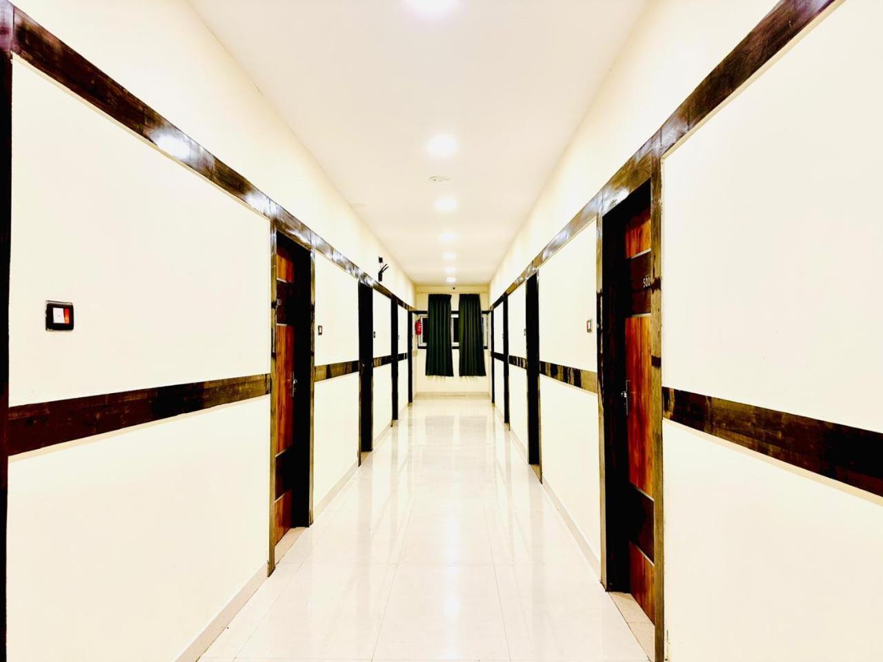 Hotel Sky International- Airport Zone Hyderabad Shamshabad Esterno foto