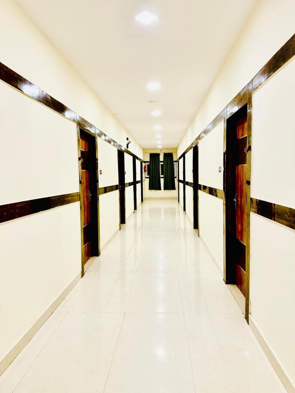 Hotel Sky International- Airport Zone Hyderabad Shamshabad Esterno foto